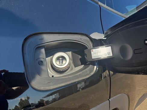 New 2025 Jeep Compass Latitude image 11