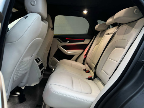 New 2025 Jaguar F-PACE R-Dynamic S image 15
