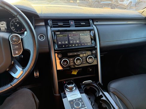 Used 2018 Land Rover Discovery HSE Luxury image 14
