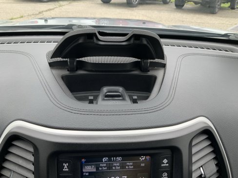 Used 2014 Jeep Cherokee Latitude w/ Comfort/Convenience Group image 32