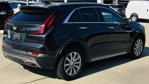 Used 2023 Cadillac XT4 Premium Luxury image 2