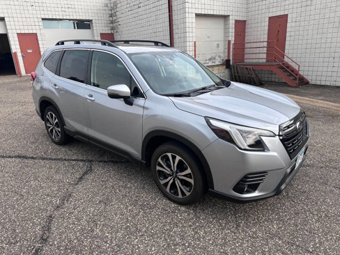 Used 2023 Subaru Forester Limited image 2
