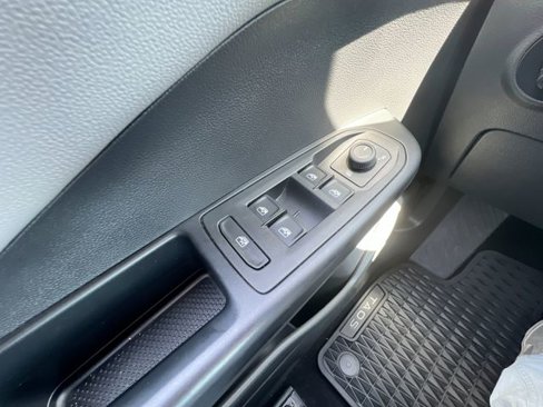 Certified 2022 Volkswagen Taos SE w/ IQ.Drive SE Package image 13