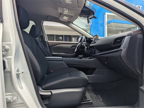 Used 2023 Nissan Rogue S image 16
