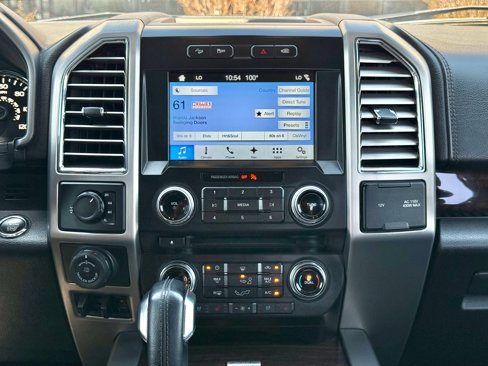Used 2016 Ford F150 Platinum w/ Equipment Group 701A Luxury image 36