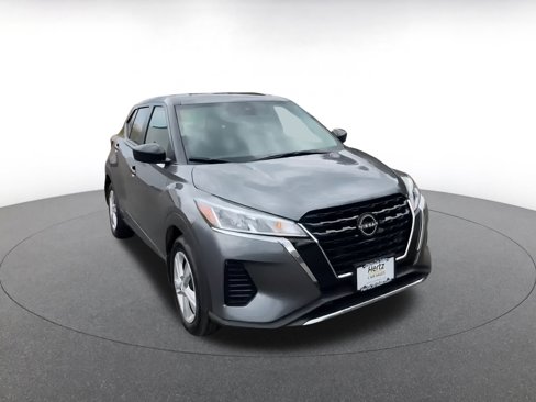 Used 2024 Nissan Kicks S image 3