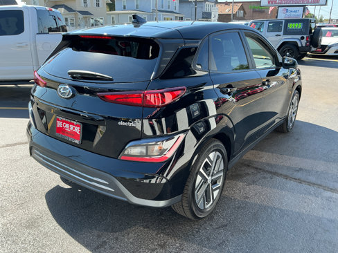 Used 2023 Hyundai Kona SE image 4