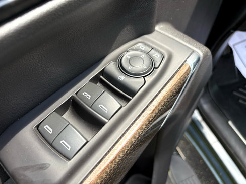 Used 2020 Chevrolet Silverado 1500 LT image 9