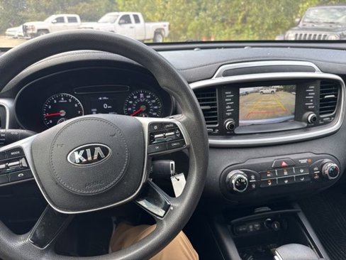 Used 2019 Kia Sorento L image 11
