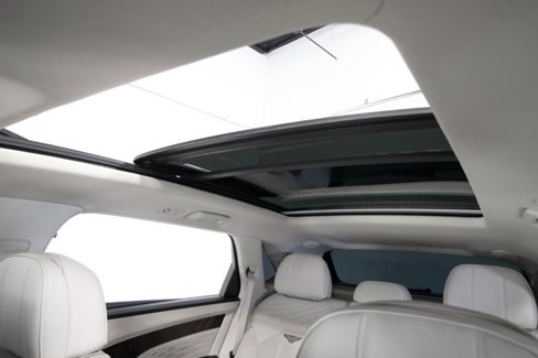 Used 2023 Bentley Bentayga Extended Wheelbase image 37