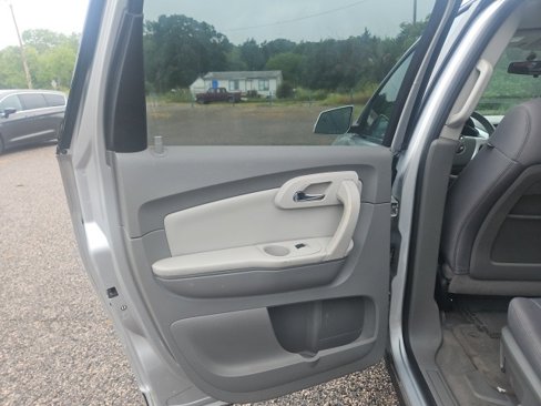 Used 2012 Chevrolet Traverse LT image 13