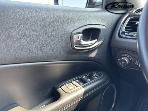 Used 2018 Jeep Compass Latitude w/ Popular Equipment Group image 25