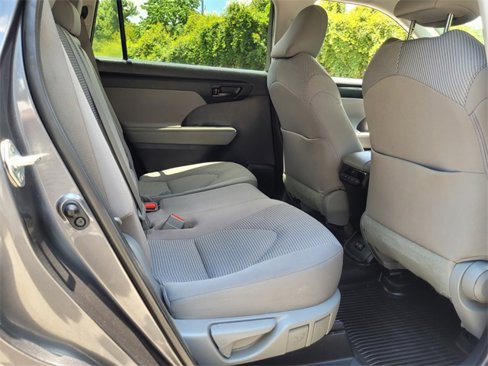 Used 2022 Toyota Highlander L image 15