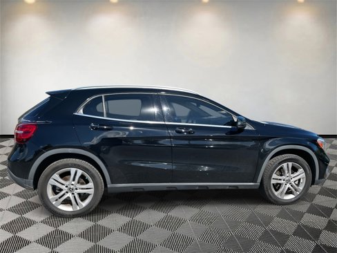Used 2019 Mercedes-Benz GLA 250 4MATIC image 2