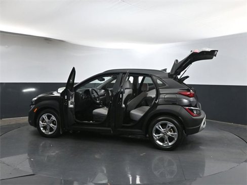 Used 2023 Hyundai Kona SEL w/ Winter Weather Package image 40