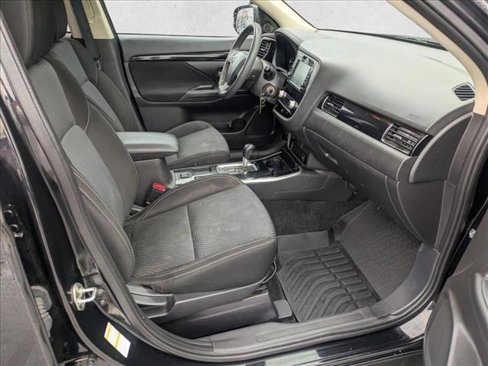 Used 2020 Mitsubishi Outlander ES image 18