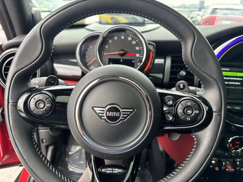 Used 2019 MINI Cooper S image 18