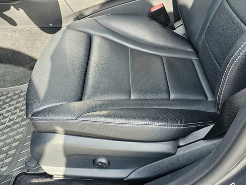 Used 2017 Mercedes-Benz C 300 4MATIC Sedan image 19