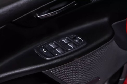 Used 2017 Jaguar XE Prestige image 34