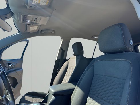 Used 2020 Chevrolet Equinox LT w/ Driver Convenience Package image 2
