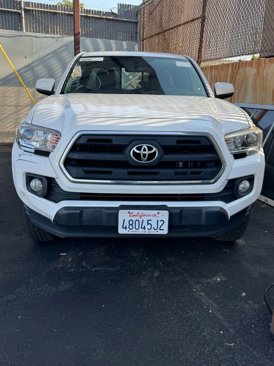 Used 2017 Toyota Tacoma SR image 2