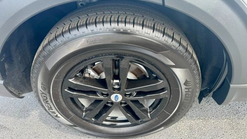 Certified 2022 Ford Explorer XLT w/ Equipment Group 202A image 5