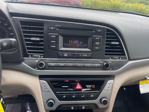 Used 2018 Hyundai Elantra SE image 18