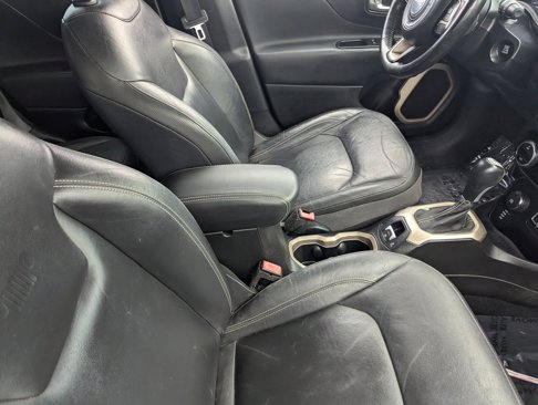 Used 2016 Jeep Renegade Limited image 11
