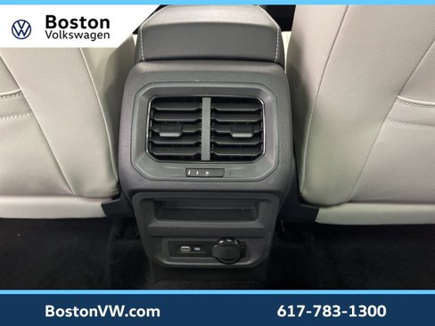 Certified 2021 Volkswagen Tiguan SE w/ Panoramic Sunroof Package image 25