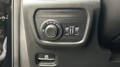 Used 2023 Jeep Grand Cherokee Altitude image 26