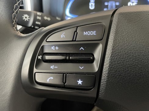 Used 2024 Hyundai Venue SEL image 19