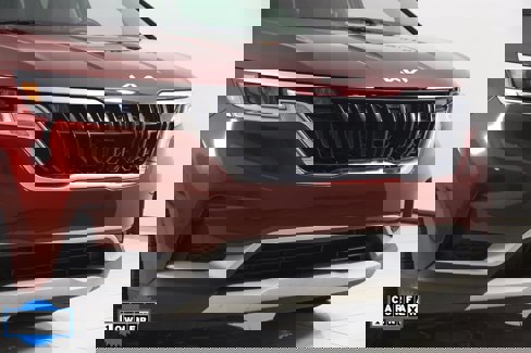 Used 2022 Kia Carnival LX w/ Paint Protection Package image 45