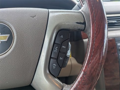 Used 2014 Chevrolet Suburban LT image 28