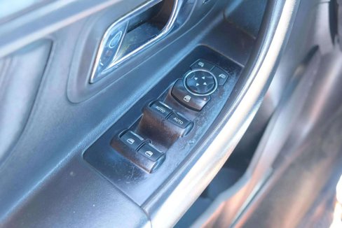 Used 2017 Ford Taurus SHO image 27