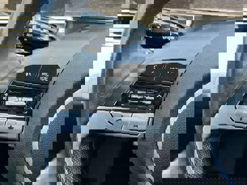 Certified 2024 Hyundai Elantra Limited image 29
