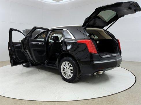 Used 2017 Cadillac XT5 Luxury w/ Driver Awareness Package image 11