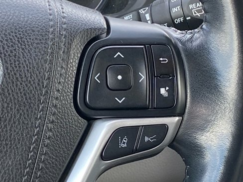 Used 2018 Toyota Highlander Limited image 8