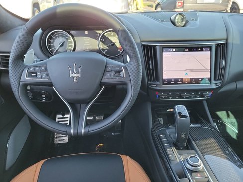 New 2024 Maserati Levante Trofeo image 5