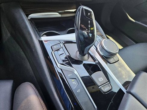 Used 2019 BMW 530e w/ Convenience Package image 12
