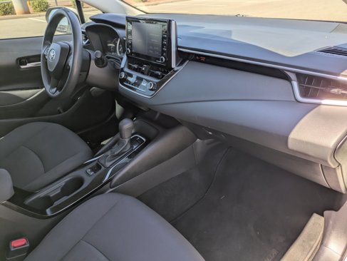 Used 2021 Toyota Corolla LE w/ LE Convenience Package image 12