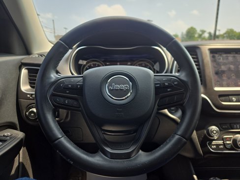 Used 2019 Jeep Cherokee Trailhawk image 17