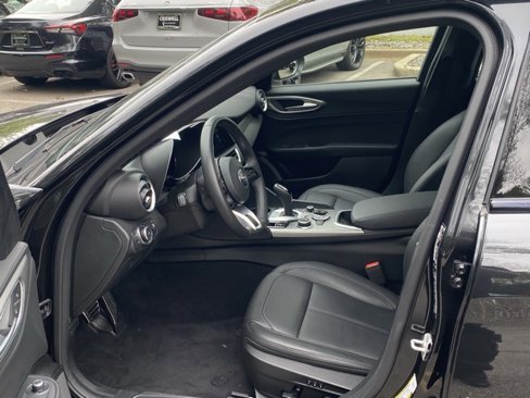 Used 2024 Alfa Romeo Giulia Ti image 21