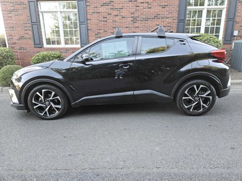 Used 2019 Toyota C-HR XLE image 2