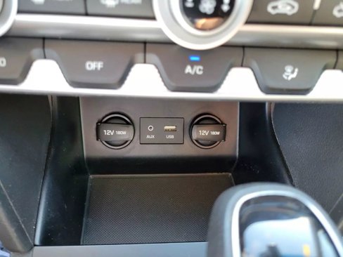 Used 2020 Hyundai Elantra SE image 10