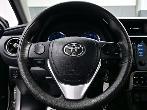 Used 2019 Toyota Corolla LE image 21