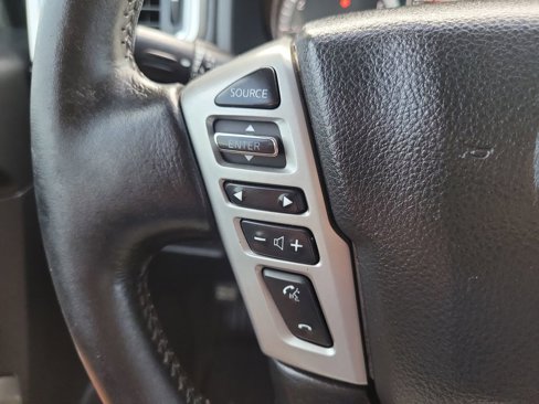 Used 2018 Nissan Titan SV w/ Chrome Package image 25