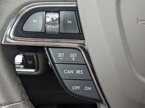 Certified 2023 Lincoln Nautilus AWD w/ Premium Package image 25