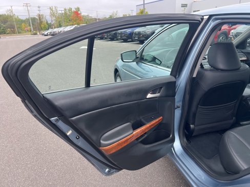 Used 2011 Honda Accord EX-L image 30