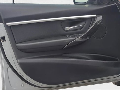 Used 2018 BMW 330i Sedan image 18