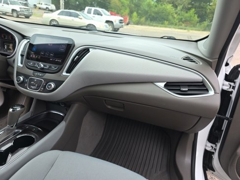 Used 2020 Chevrolet Malibu LS w/ Driver Confidence Package II image 29